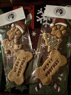 Dog treat toppers